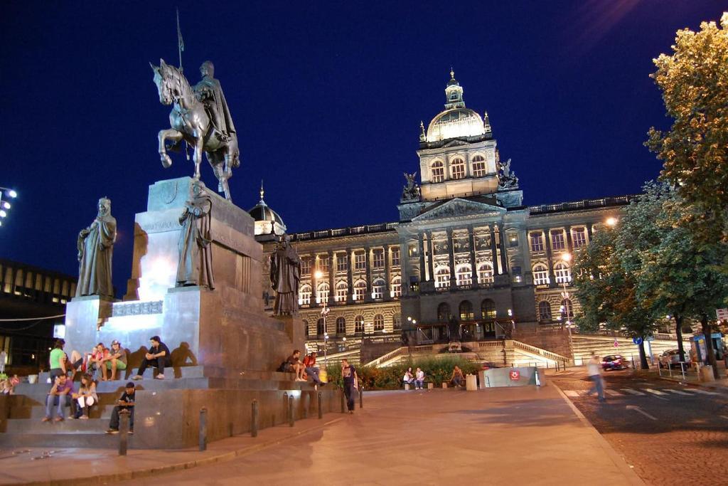 Prague Palace - Wenceslas Square Extérieur photo